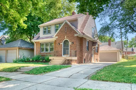 426 N 70th, Wauwatosa, WI 53213