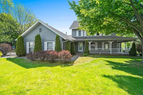 4116 Michigan Shrs, Menominee, MI 49858