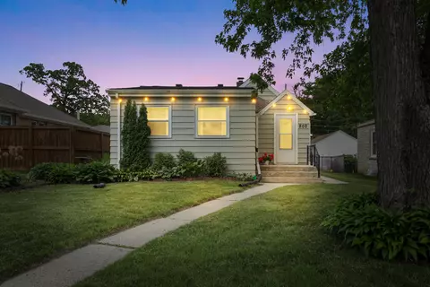 802 S 90th, West Allis, WI 53214