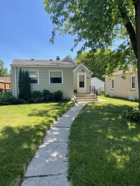 802 S 90th, West Allis, WI 53214