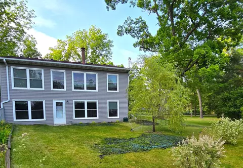 2505 E Lake Shr, Twin Lakes, WI 53181