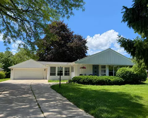 2945 Cottonwood, Brookfield, WI 53005