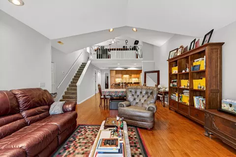 n16w26593 Tall Reeds #H, Pewaukee, WI 53072