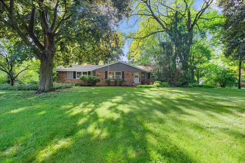 w225n247 Lexington, Waukesha, WI 53186