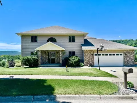 Exterior - 203 Eagle Blf, La Crescent, MN 55947 photo 4 of 6