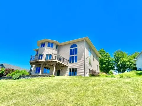 Exterior - 203 Eagle Blf, La Crescent, MN 55947 photo 2 of 6