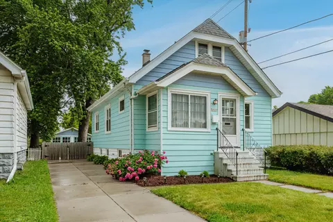 6820 W Hayes, West Allis, WI 53219