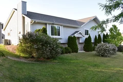 1524 E Monroe, Hartford, WI 53027