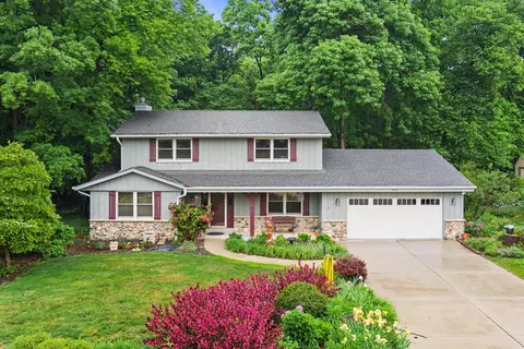 3145 S S Mnr, New Berlin, WI 53151