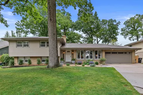 4520 N 110th, Wauwatosa, WI 53225