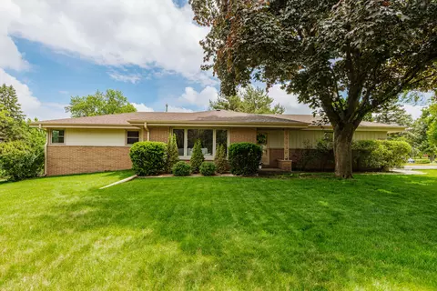 17020 Grant, Brookfield, WI 53005