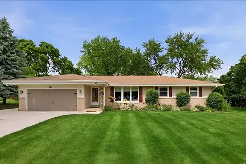 870 Dona Vis, Waukesha, WI 53186