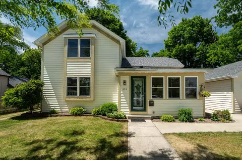 418 S Charles, Oconomowoc, WI 53066