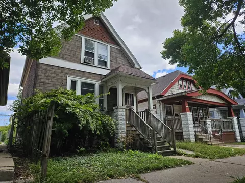 4050 N 6th, Milwaukee, WI 53212