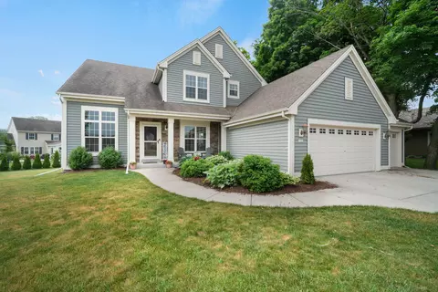 1721 Sagewood, West Bend, WI 53095