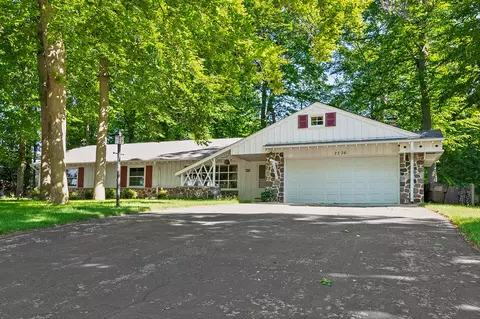 2336 W Green Tree, Glendale, WI 53209