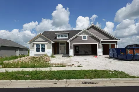 1400 Periwinkle, Oconomowoc, WI 53066