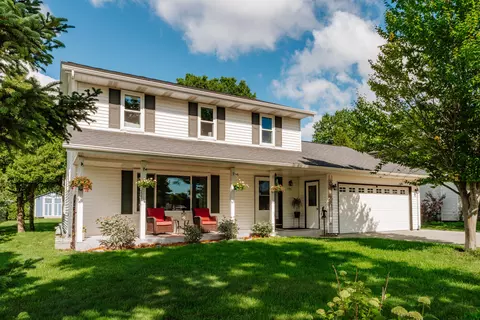 8351 S Deer Rdg, Oak Creek, WI 53154