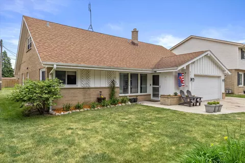 3732 S 75th, Milwaukee, WI 53220