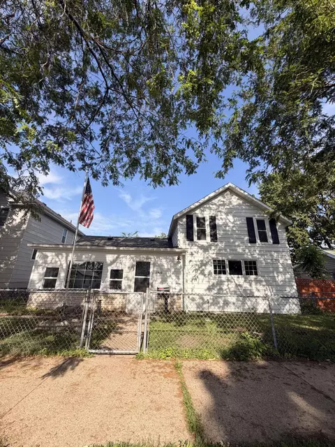 1633 Avon, La Crosse, WI 54603