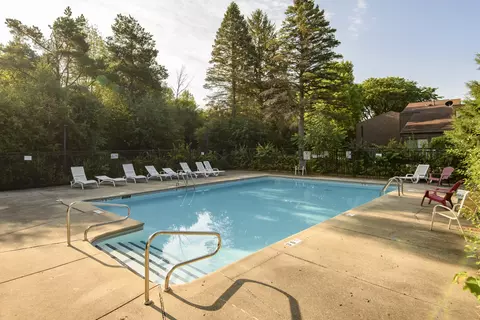 6941 W Glenbrook #3, Milwaukee, WI 53223