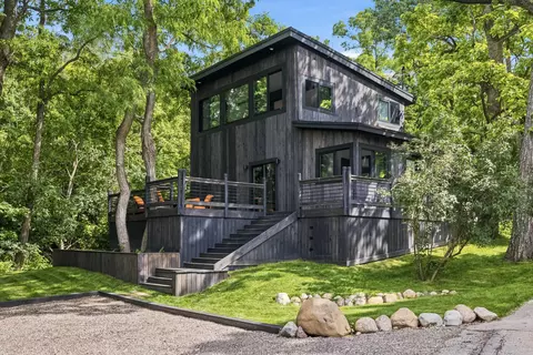436 Walworth, Fontana, WI 53125