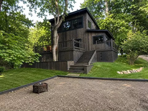 436 Walworth, Fontana, WI 53125
