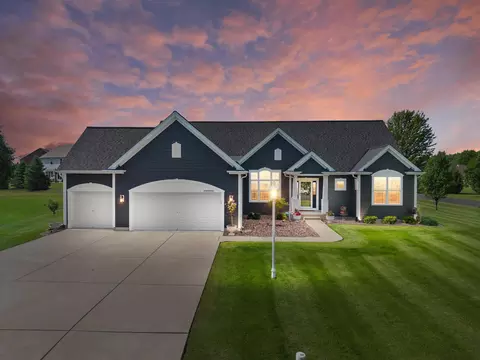 w349n5830 Sunflower, Lac La Belle, WI 53066