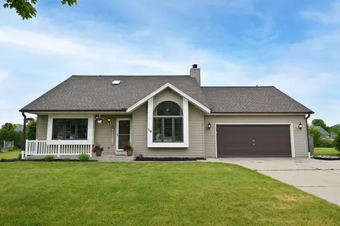 118 Mckenzie, Mukwonago, WI 53149