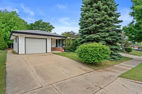 5661 S 24th, Milwaukee, WI 53221