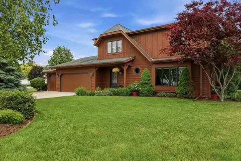 3720 Briarwood, Manitowoc, WI 54220