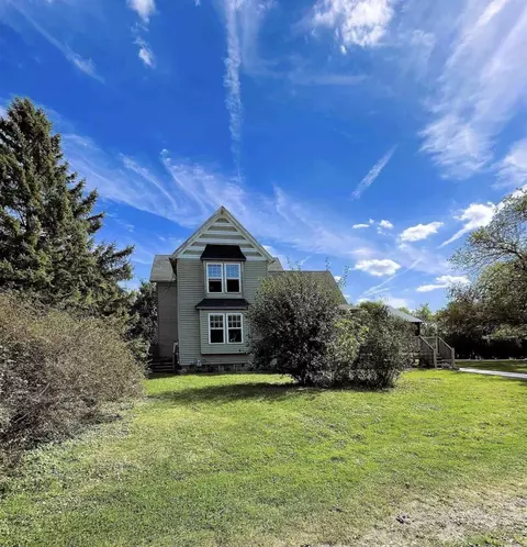 W7565 Creek, Delavan, WI 53115