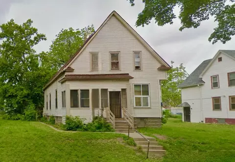 2951 N 25th, Milwaukee, WI 53206