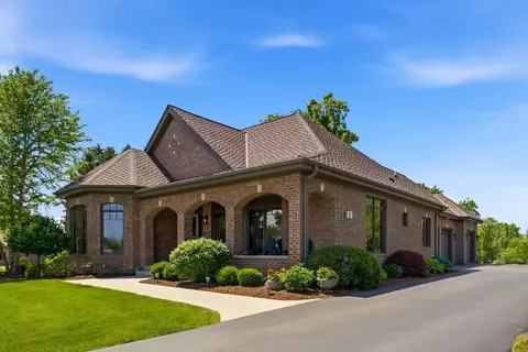 180 Monastery Hl, Lac La Belle, WI 53066