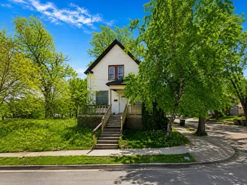 3533 W Clarke, Milwaukee, WI 53210