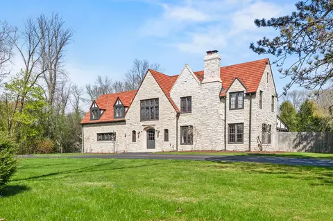 8040 N Gray Log, Fox Point, WI 53217