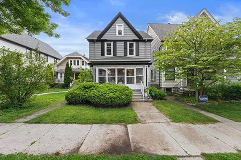 3331 N Bartlett, Milwaukee, WI 53211