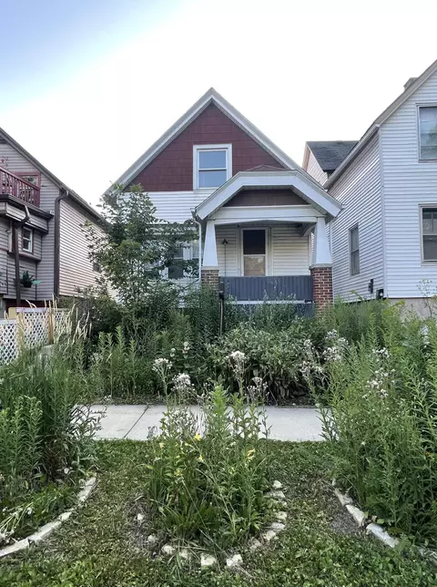 2657 N Weil, Milwaukee, WI 53212