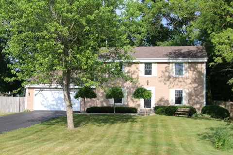 1400 S Ridgeway, New Berlin, WI 53146