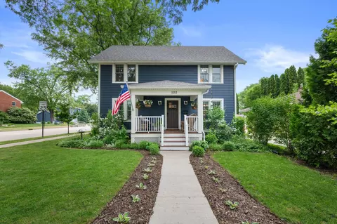 102 Woodland, Oconomowoc, WI 53066