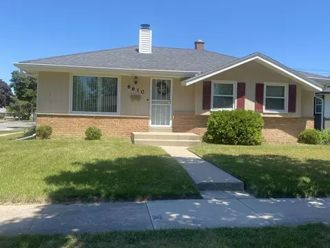 6650 W Clovernook, Milwaukee, WI 53223