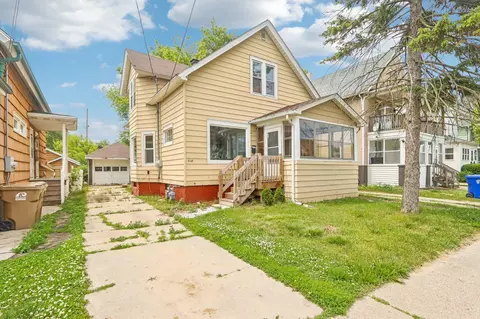 6118 25th, Kenosha, WI 53143