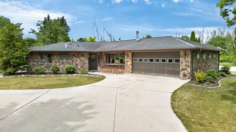822 Woodland, Plymouth, WI 53073