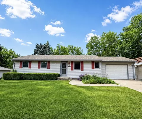 2306 Northview, Waukesha, WI 53188