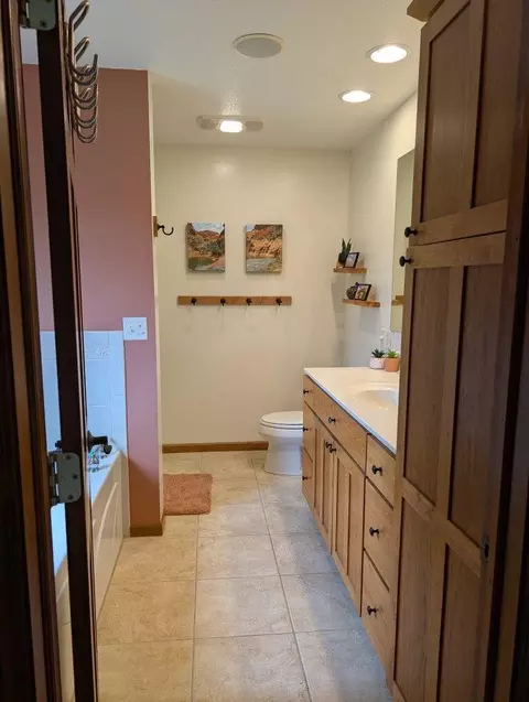 Bath - 1007 3rd, Holmen, WI 54636 photo 1 of 3