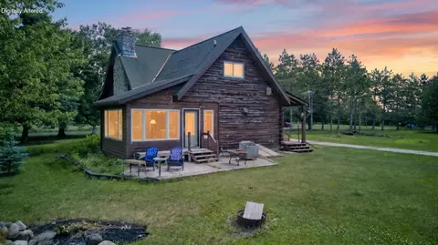 101 North, Cascade, WI 53011