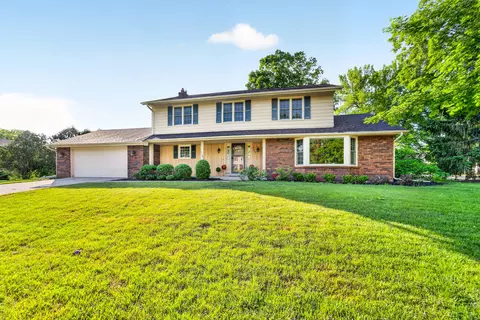 3109 W Fleur De Lis, Mequon, WI 53092
