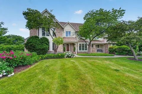 10504 N Haddonstone, Mequon, WI 53092