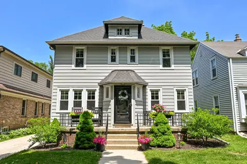 912 E Mdw, Whitefish Bay, WI 53217