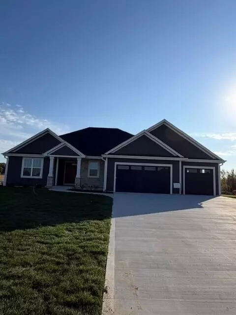 9800 N Migratory, Mequon, WI 53097